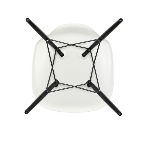 Cadeira Eames em Plástico DSW / Base Maple Preto